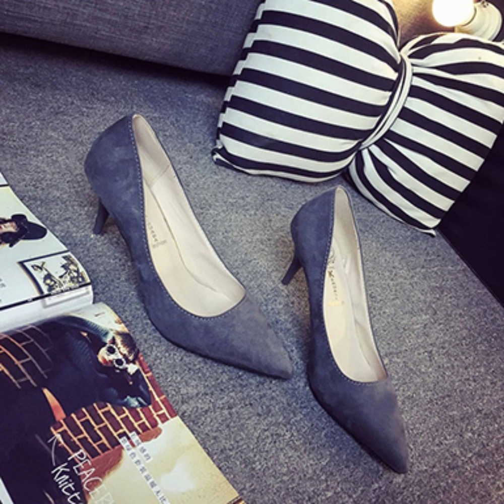 Mini Heels - Picture 2 of 3